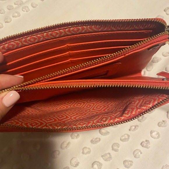 Stella and dot clutch - Picture 2 of 2